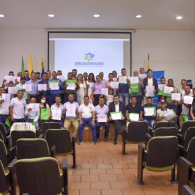 Realizamos la entrega de certificados por competencias laborales a operadores de planta y fontaneros