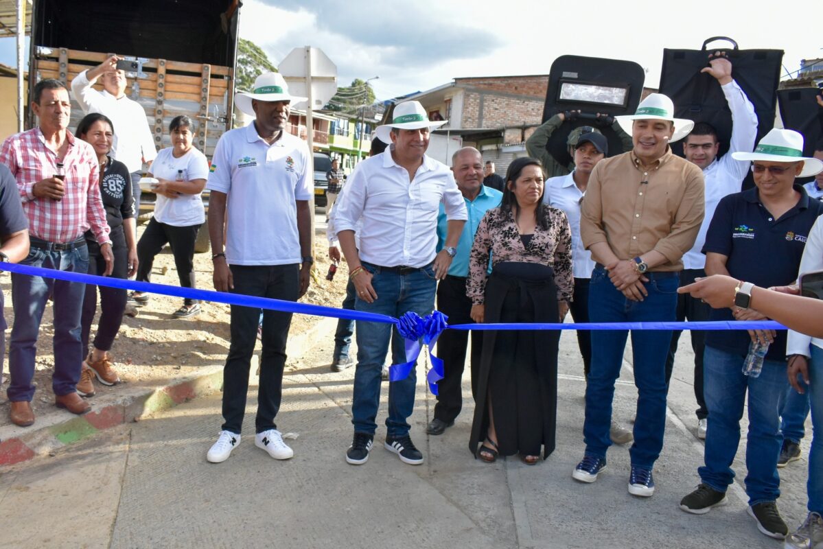 Entrega de la optimización del alcantarillado sanitario en la Carrera 21A, entre la vía Panamericana y la calle 17, Timbío.